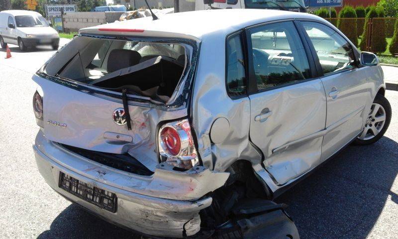 Nowy Sącz: Zderzenie trzech samochodów osobowych na ul. Tarnowskiej w Nowym Sączu