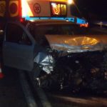 Rytro: Volkswagen Bora uderzył w barierę mostu - fot. KM PSP w Nowym Sączu