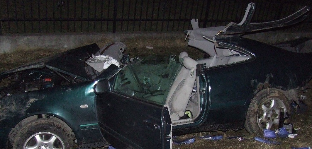 Śmiertelny wypadek na drodze krajowej nr 75 w Dąbrowie - Fot. KM Policji w Nowym Sączu
