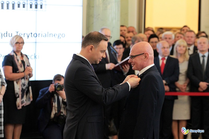 Prezydent Ryszard Nowak odebrał Krzyż Kawalerski Orderu Odrodzenia Polski