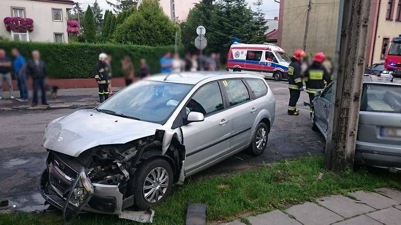 Nowy Sącz: Dwie osoby poszkodowane po zderzeniu Skody i Forda na ul. Sienkiewicza