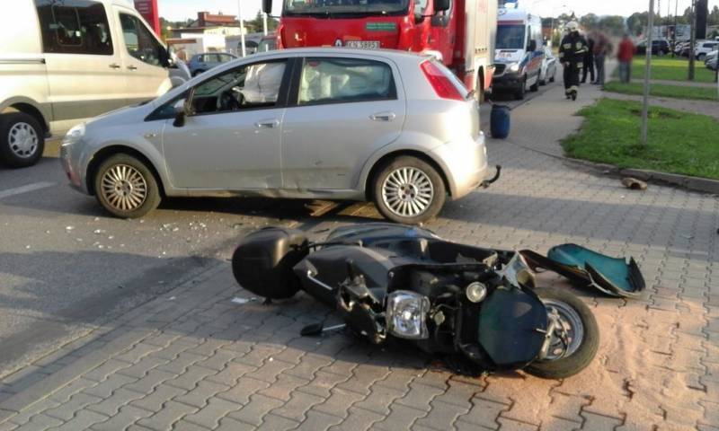 Nowy Sącz: Zderzenie samochodu osobowego i skutera na ul. Tarnowskiej