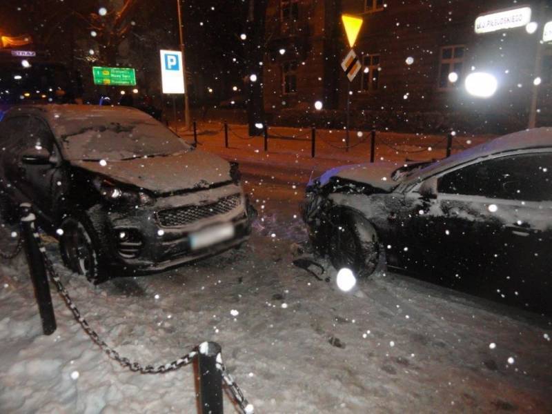 Krynica-Zdrój: Zderzenie dwóch samochodów osobowych na ul. Pułaskiego