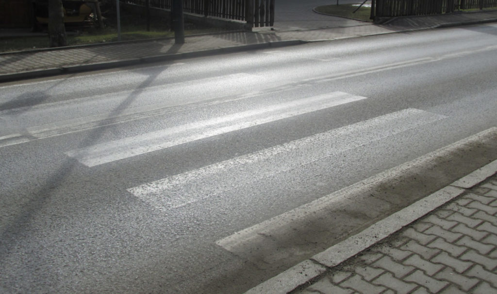 Nowy Sącz. Policja poszukuje świadków potrącenia pieszego na ul. Paderewskiego