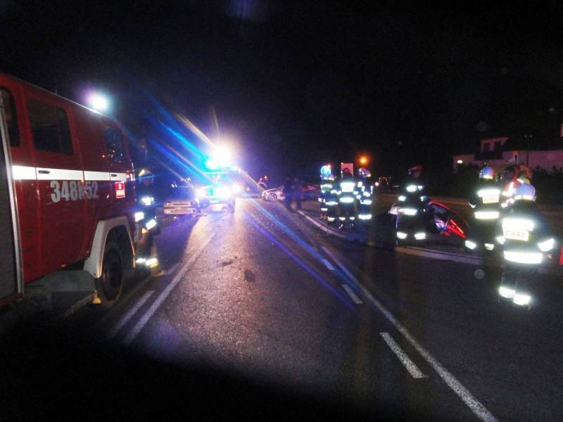 Trzy osoby trafiły do szpitala po zderzeniu trzech samochodów osobowych w Nowej Wsi