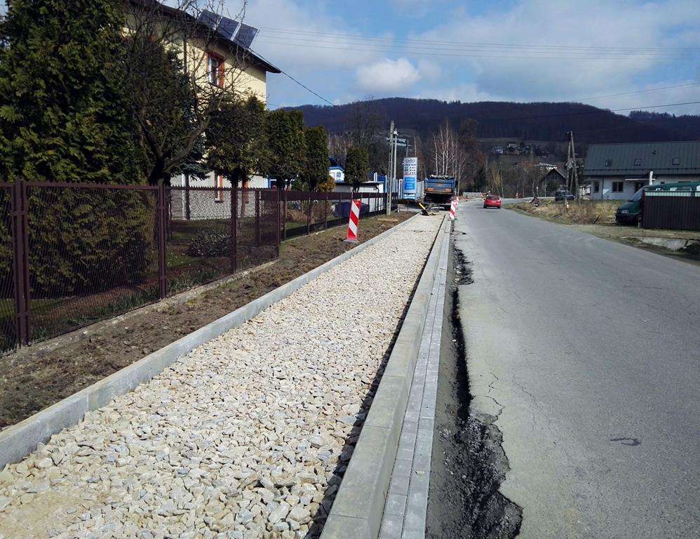 Ponad pięciu milionów złotych na remonty dróg powiatowych i budowę chodników