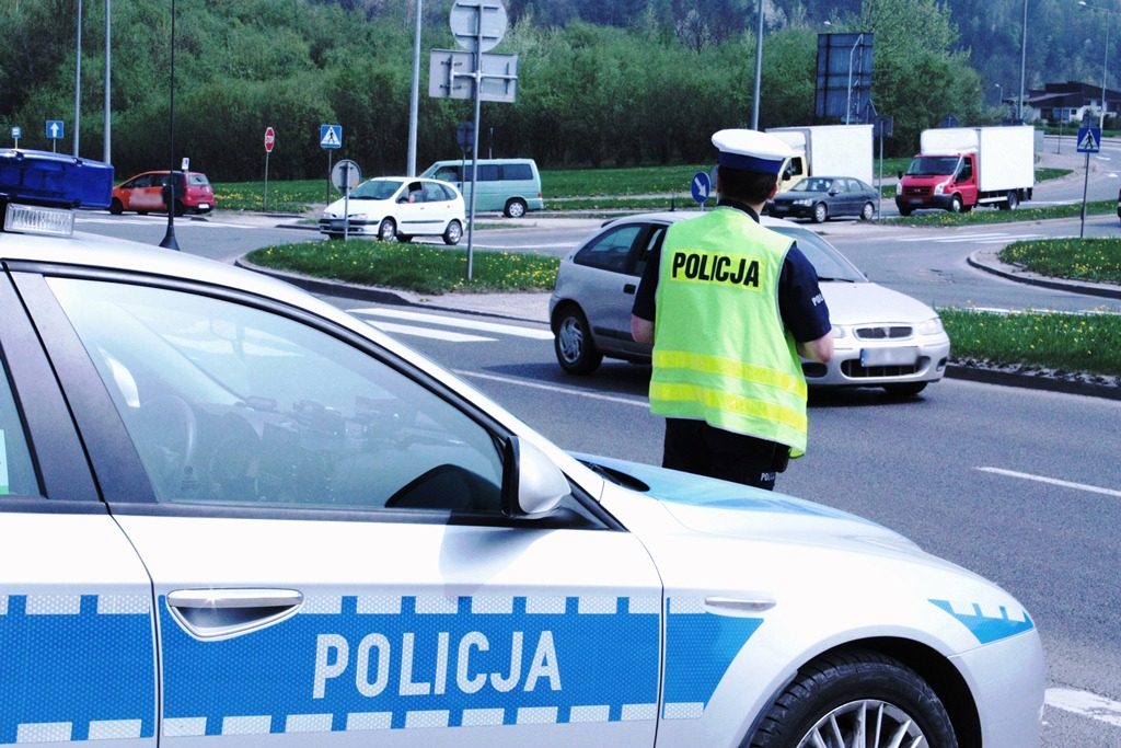 Policjanci apelują o rozwagę na drogach podczas długiego weekendu