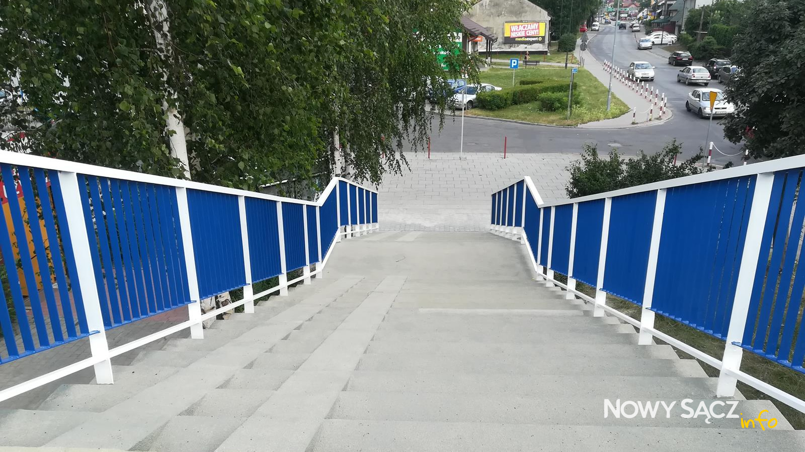 Kładka dla pieszych nad ulicą Nawojowską – fot. Maciej Berowski