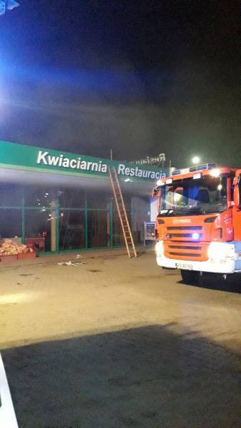 Pożar na stacji paliw przy ul. Prażmowskiego - fot. KMPSP Nowy Sącz