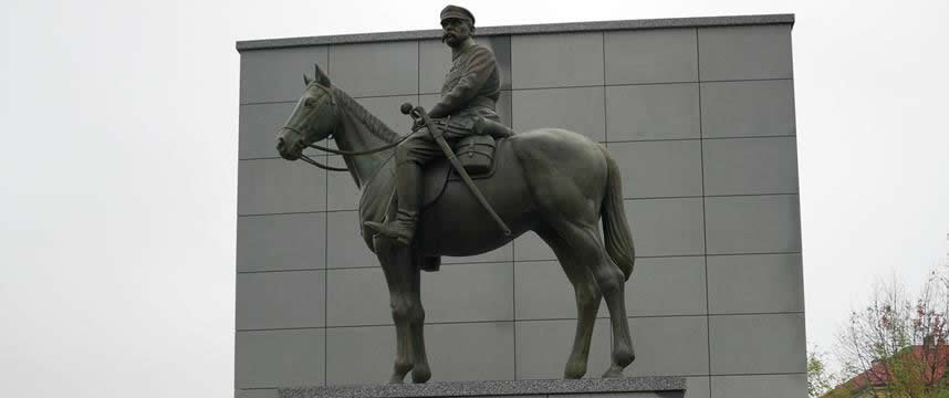 Pomnik marszałka Józefa Piłsudskiego w Nowym Sączu