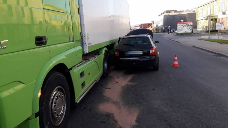 Zderzenie trzech pojazdów na ul. Marcinkowickiej - fot. KMPSP NS