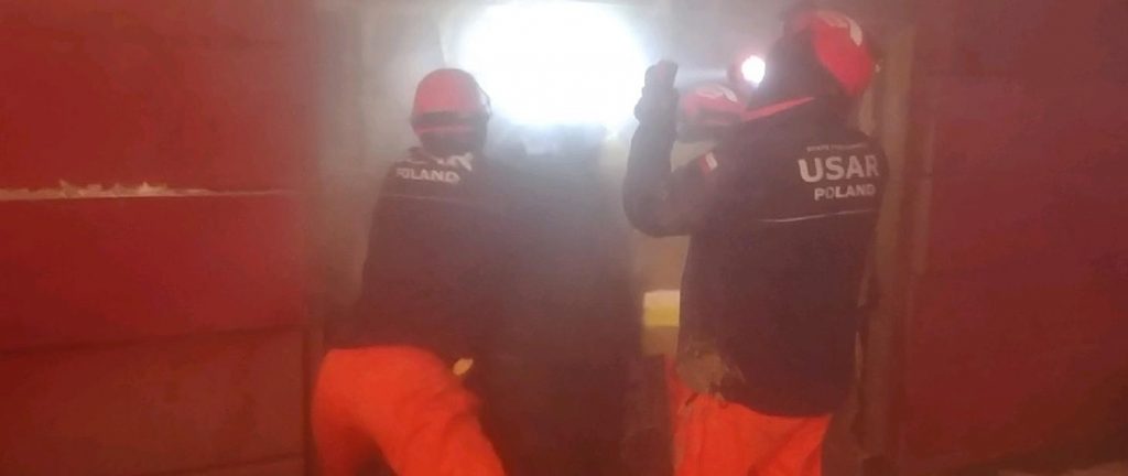 Sądeccy strażacy z SGPR pomagali w gaszeniu pożaru archiwum w Krakowie