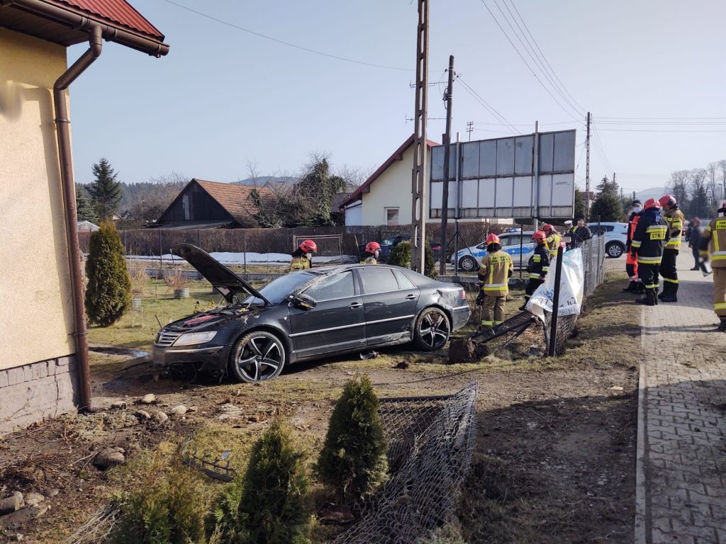 Nowy Sącz. Zderzenie dwóch samochodów osobowych na  ul. Nawojowskiej