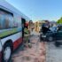 Zderzenie samochodu osobowego z autobusem na ul. Węgierskiej w Nowym Sączu. Duże utrudnienia w ruchu