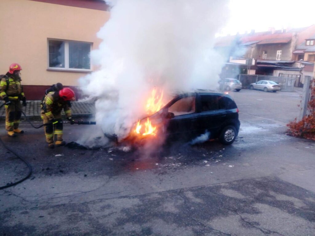 Nowy Sącz. Pożar samochodu osobowego na ul. 1 Maja