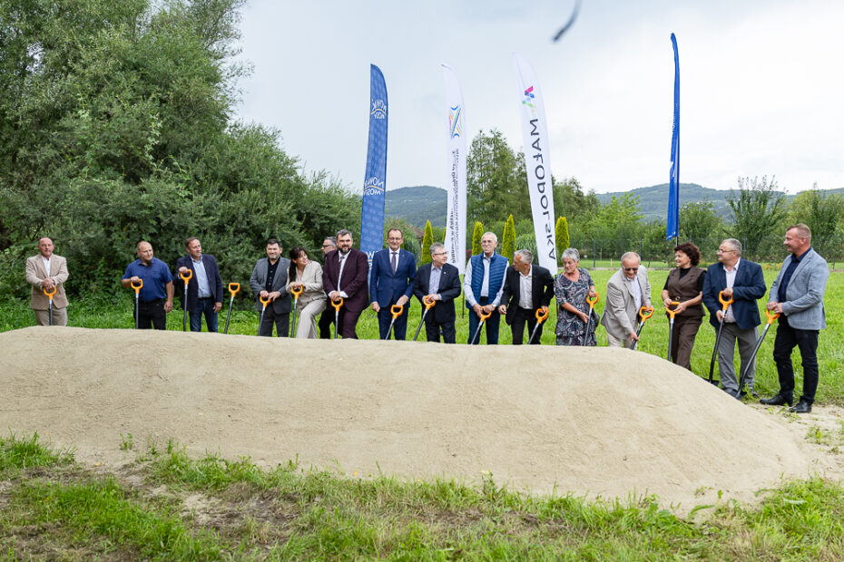 Symboliczne wbicie łopaty pod budowę obwodnicy Łącka - Lipiec 2026 roku - fot. UMWM